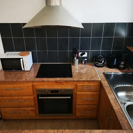 Дом отдыха Au Coeur Du Marais Poitevin - - 6 Personnes *