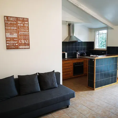 Дом отдыха Au Coeur Du Marais Poitevin - - 6 Personnes *