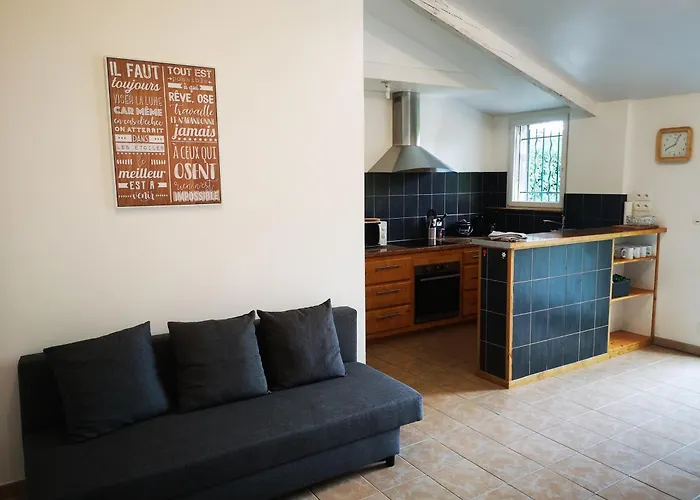 Hébergement de vacances Au Coeur Du Marais Poitevin - - 6 Personnes *